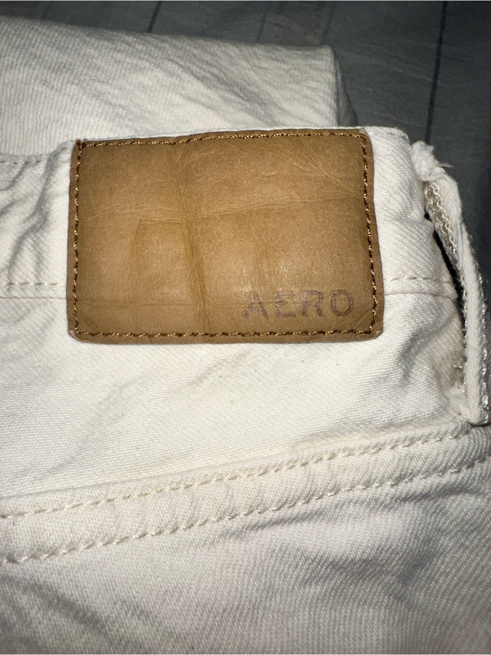 Aeropostale 90's Baggy Off-White Jeans - Picture 6 of 6